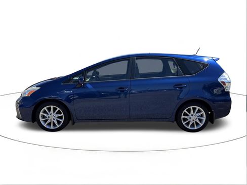 Used 2013 Toyota Prius V Five image 6