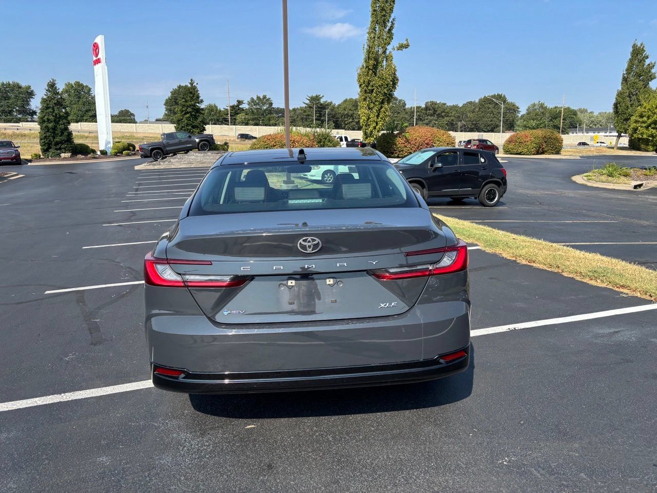 Used 2026 Toyota Camry XLE FWD image 1