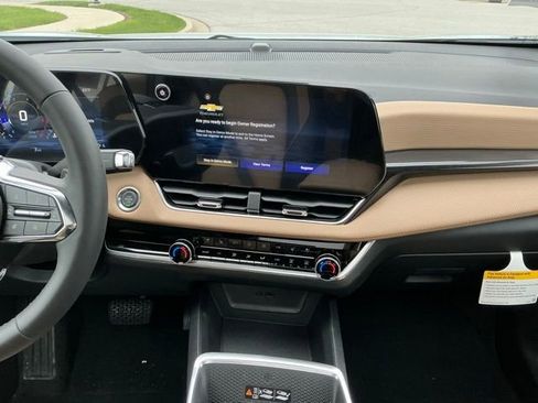 New 2026 Chevrolet Equinox ACTIV w/ Convenience Package III AWD/4WD image 25