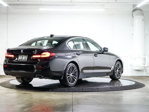Used 2023 BMW 540i w/ Premium Package RWD image 6