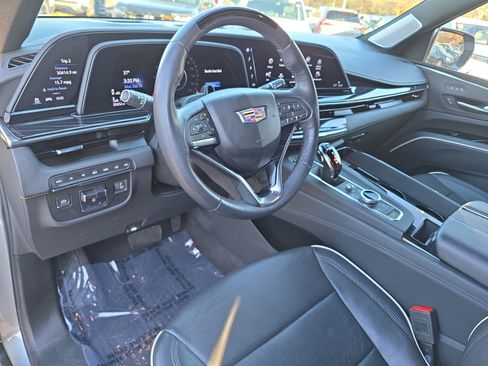 Used 2024 Cadillac Escalade Sport w/ LPO, ONYX Package image 17