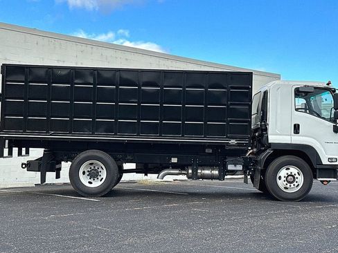 New 2023 Chevrolet Low Cab Forward 7500XD RWD image 3