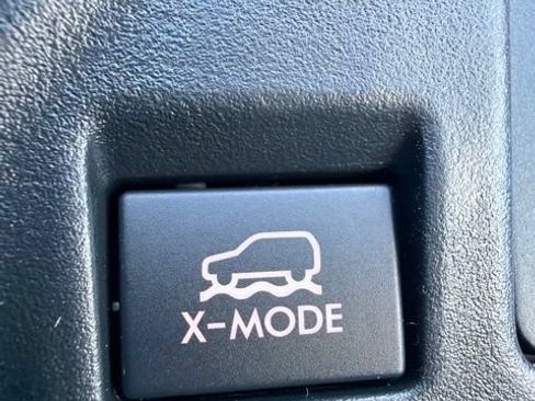 Used 2021 Subaru Crosstrek 2.0i AWD/4WD image 16