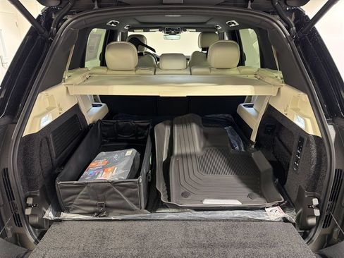New 2026 Land Rover Range Rover Long Wheelbase SE AWD/4WD image 29