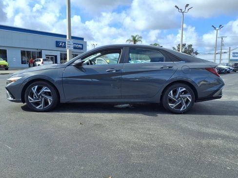 New 2025 Hyundai Elantra SEL image 38