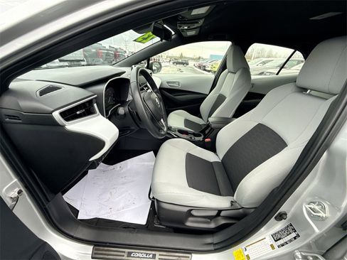 Used 2023 Toyota Corolla SE w/ SE Premium Package image 17
