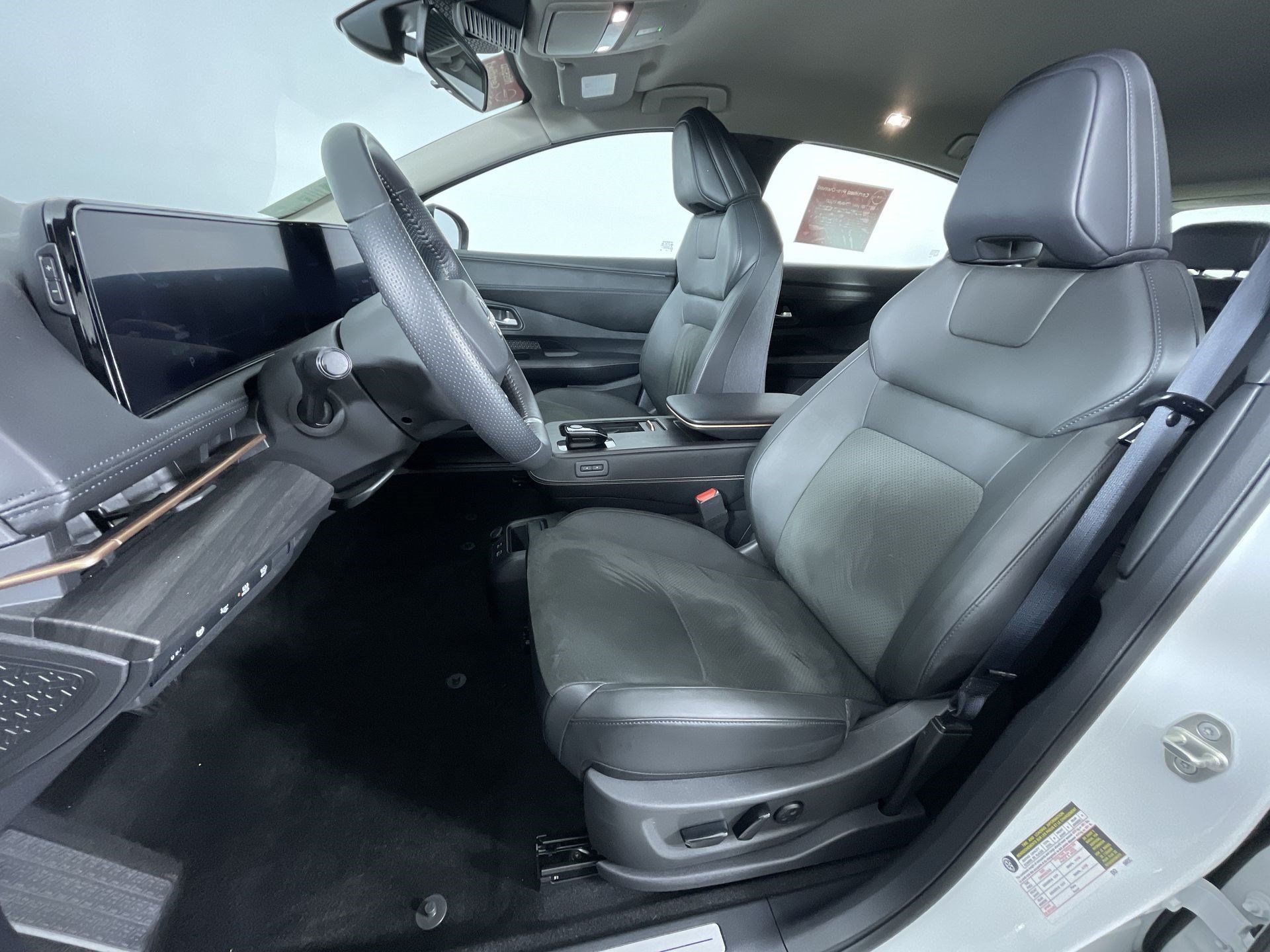 Certified 2024 Nissan Ariya AWD image 14