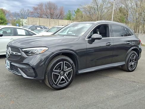 Used 2025 Mercedes-Benz GLC 300 4MATIC image 3