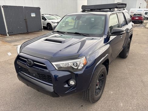 Used 2021 Toyota 4Runner Venture image 6