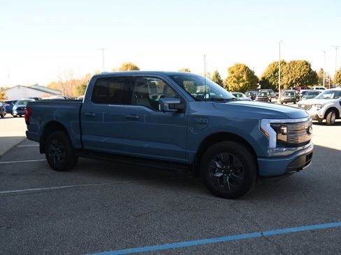 Used 2023 Ford F150 Lightning Lariat image 8