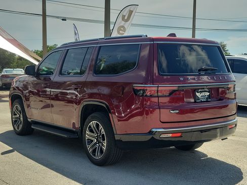 Used 2022 Jeep Wagoneer Series III w/ Convenience Group I RWD image 3