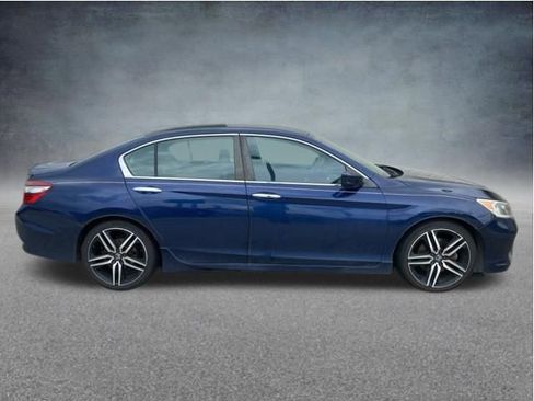 Used 2017 Honda Accord Sport image 8