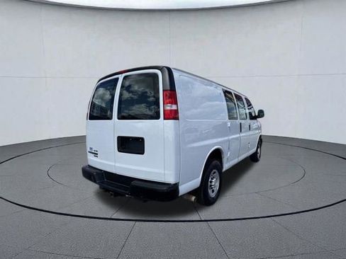 Used 2014 Chevrolet Express 2500 RWD image 4