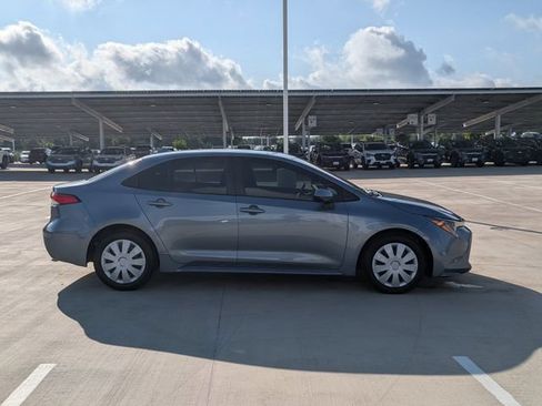 Used 2022 Toyota Corolla LE FWD image 6