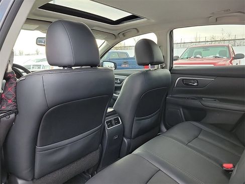 Used 2018 Nissan Altima 2.5 SL w/ 2.5 SL Technology Package image 12