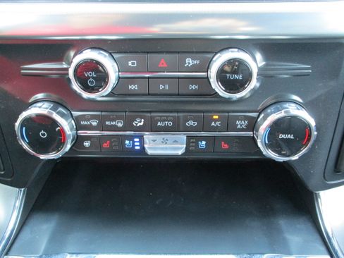 Used 2025 Ford F150 Lariat w/ Equipment Group 502A High AWD/4WD image 16