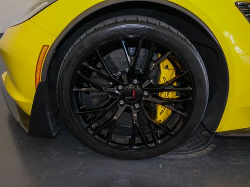 Used 2016 Chevrolet Corvette Z06 w/ 3LZ Preferred Equipment Group RWD image 36