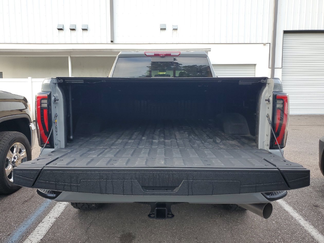 Used 2024 GMC Sierra 2500 AT4 w/ AT4 Premium Plus Package AWD/4WD image 9