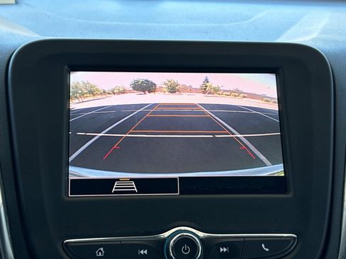 Used 2023 Chevrolet Equinox LT FWD image 28
