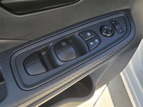 Certified 2025 Nissan Versa S w/ Trunk Package image 19