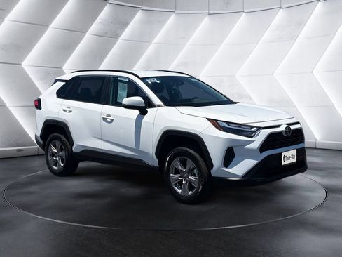 Used 2024 Toyota RAV4 XLE FWD image 7