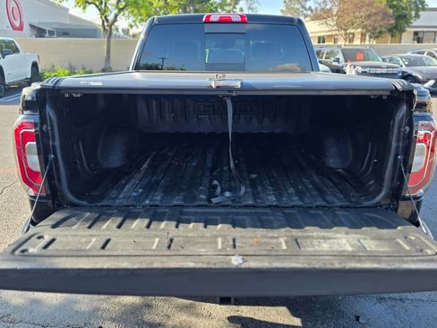 Used 2018 GMC Sierra 1500 SLT w/ Enhanced Driver Alert Package image 12