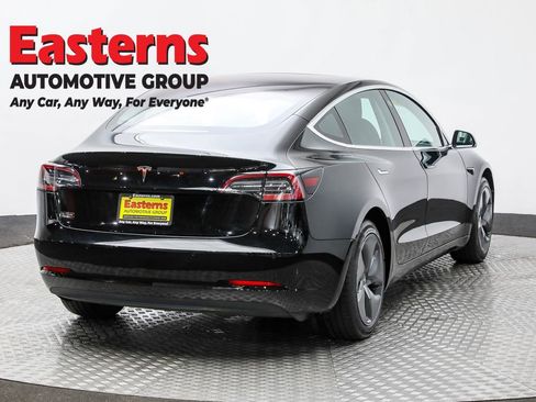 Used 2019 Tesla Model 3 Standard Range image 5