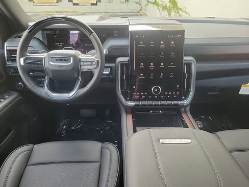 New 2026 GMC Yukon XL Denali w/ Denali Reserve Package RWD image 17