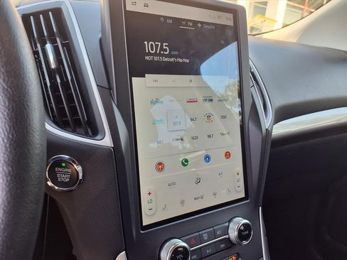 Used 2024 Ford Edge SEL image 12