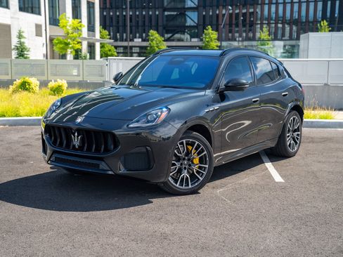 Used 2023 Maserati Grecale Modena AWD/4WD image 1