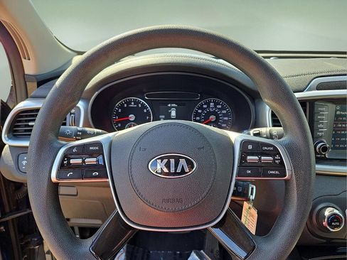 Used 2019 Kia Sorento AWD V6 image 16