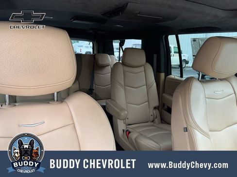 Used 2020 Cadillac Escalade ESV Platinum AWD/4WD image 34