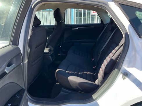 Used 2016 Ford Fusion SE image 11