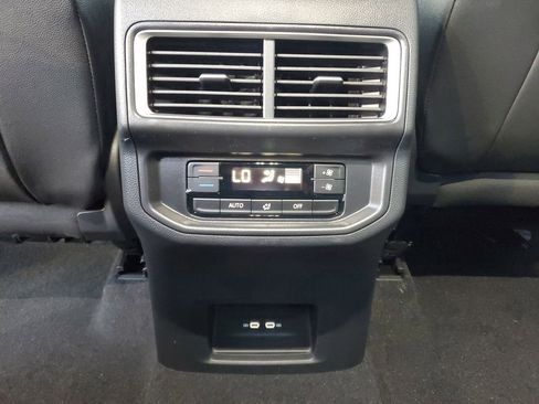 New 2026 Volkswagen Atlas SE image 13