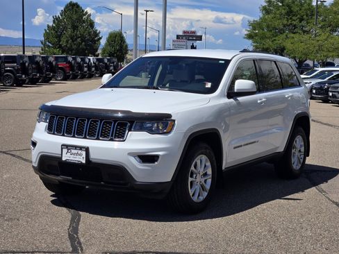 Used 2022 Jeep Grand Cherokee Laredo E AWD/4WD image 5