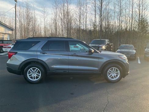 New 2026 Ford Explorer Active w/ Active Comfort Package image 4