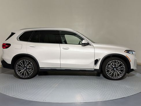 Used 2026 BMW X5 sDrive40i w/ Premium Package RWD image 6