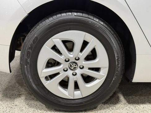 Used 2017 Toyota Prius Two image 65