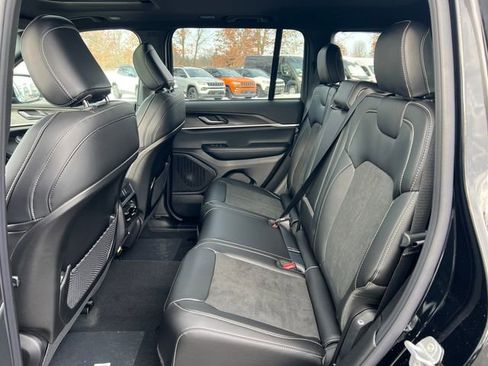 New 2026 Jeep Grand Cherokee Altitude image 5