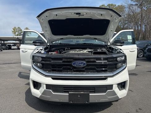 Used 2025 Ford Expedition Max Platinum w/ Platinum Ultimate Package AWD/4WD image 26
