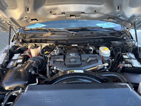 Used 2016 RAM 2500 SLT image 16