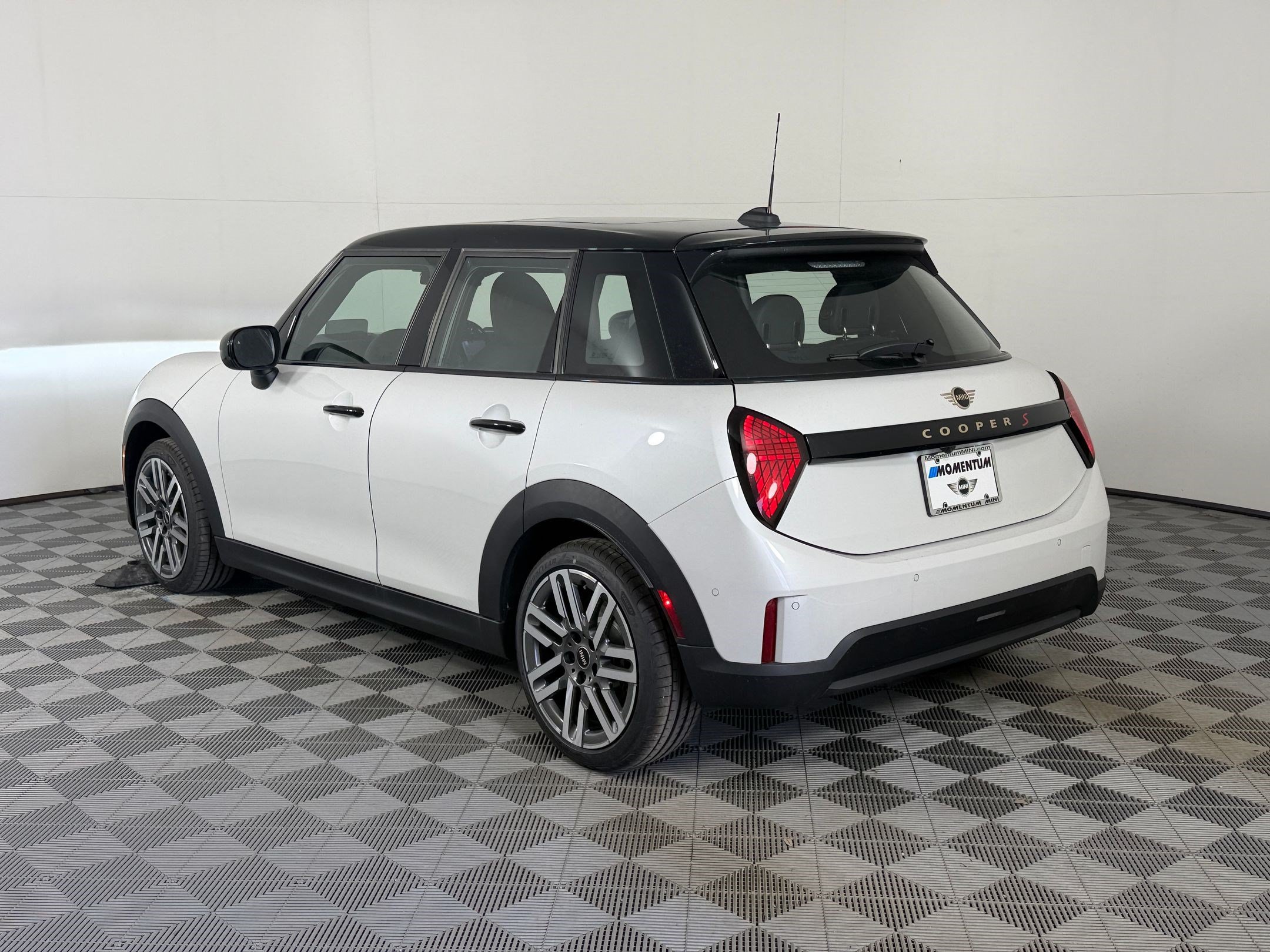 Used 2026 MINI Cooper S FWD image 3