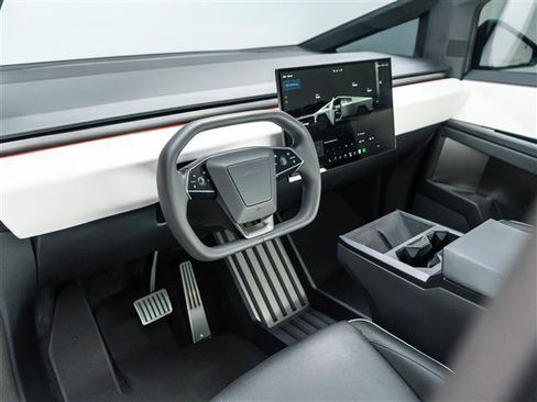 Used 2024 Tesla Cybertruck AWD Crew Cab image 16