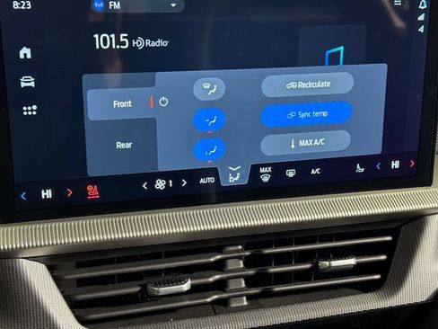 Used 2025 Ford Explorer ST AWD/4WD image 38