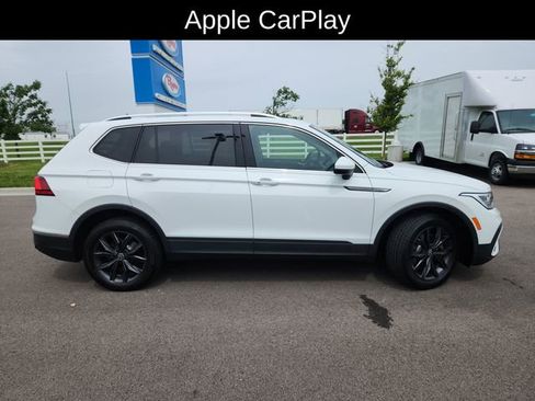 Used 2022 Volkswagen Tiguan SE w/ Panoramic Sunroof Package AWD/4WD image 11