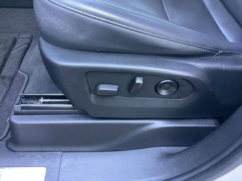 Used 2022 Chevrolet Tahoe Z71 w/ Luxury Package image 26