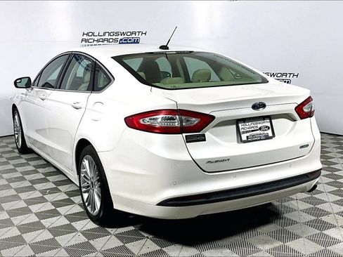 Used 2016 Ford Fusion SE w/ Equipment Group 202A FWD image 8