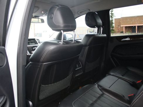 Used 2015 Mercedes-Benz GL 450 4MATIC image 17