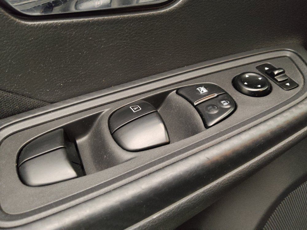 Used 2021 Nissan Versa SV FWD image 27