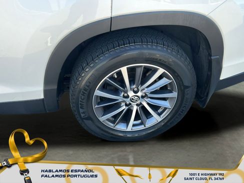 Used 2019 Toyota Highlander XLE image 11